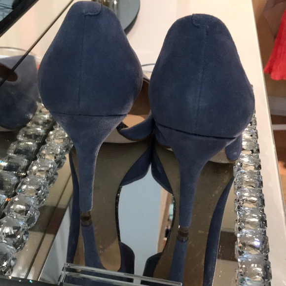 A pair of heels - Picture 6 of 8